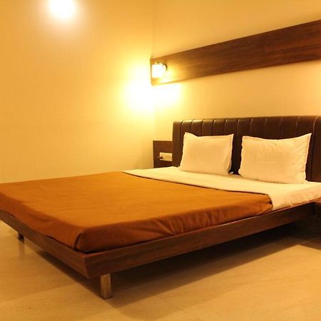Hotel Grand 3D Bhuj Luaran gambar