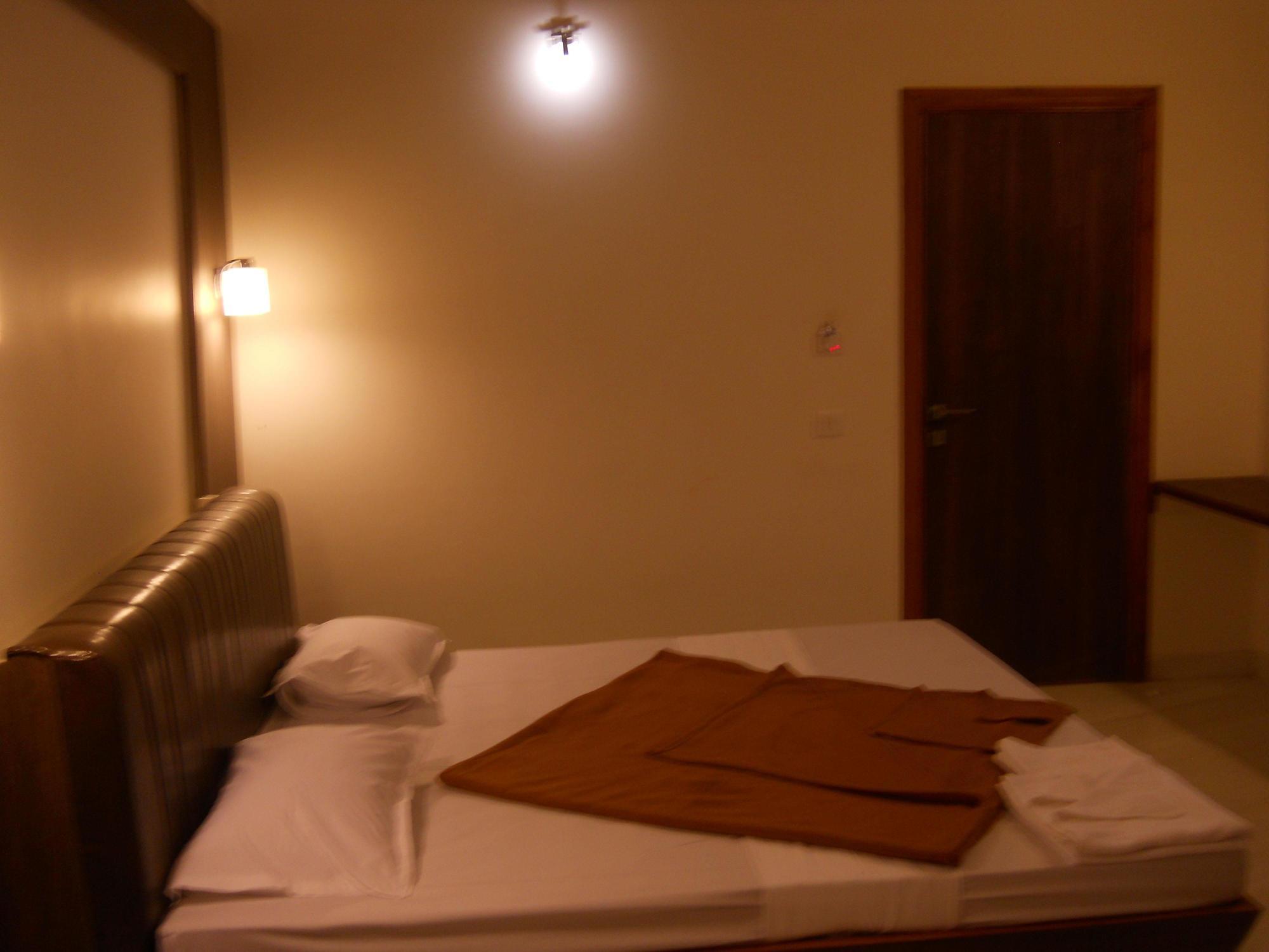 Hotel Grand 3D Bhuj Luaran gambar