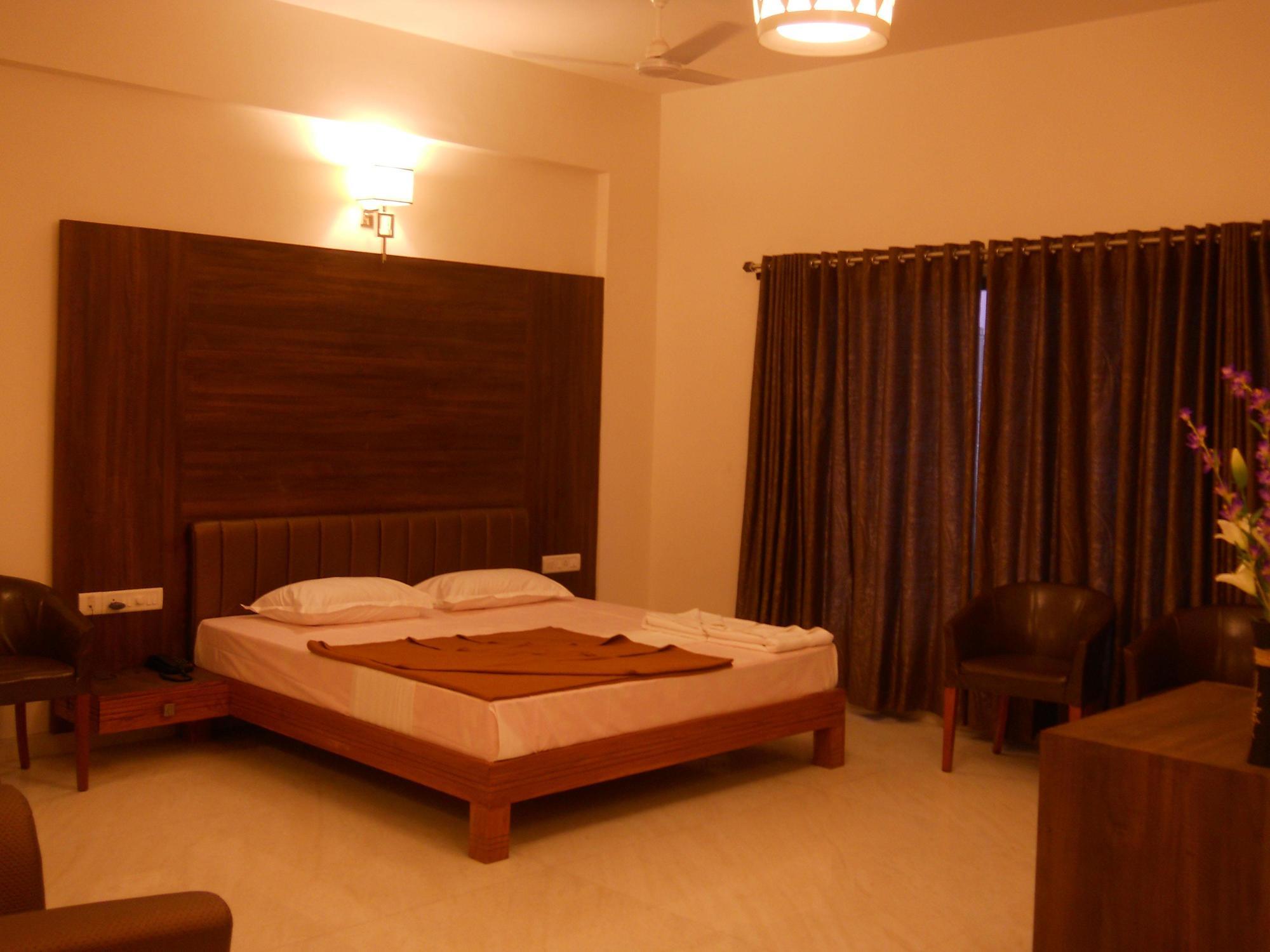 Hotel Grand 3D Bhuj Luaran gambar